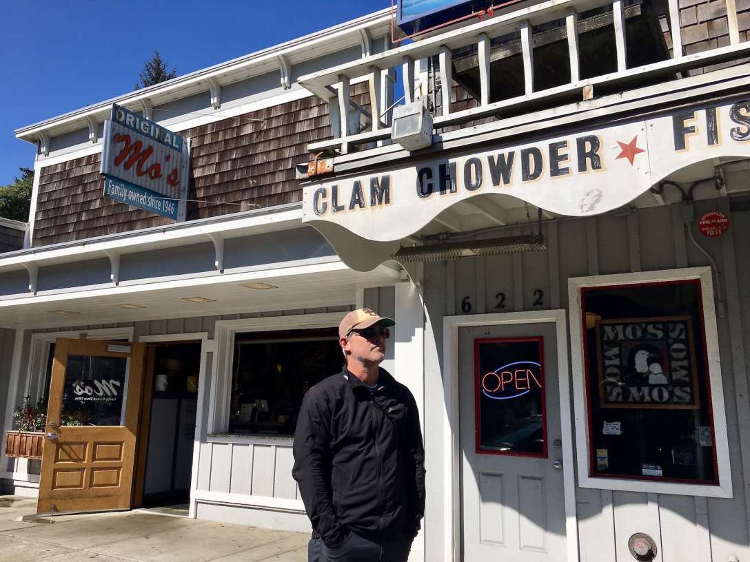 Original Mo's Seafood & Chowder location in Newport, Oregon