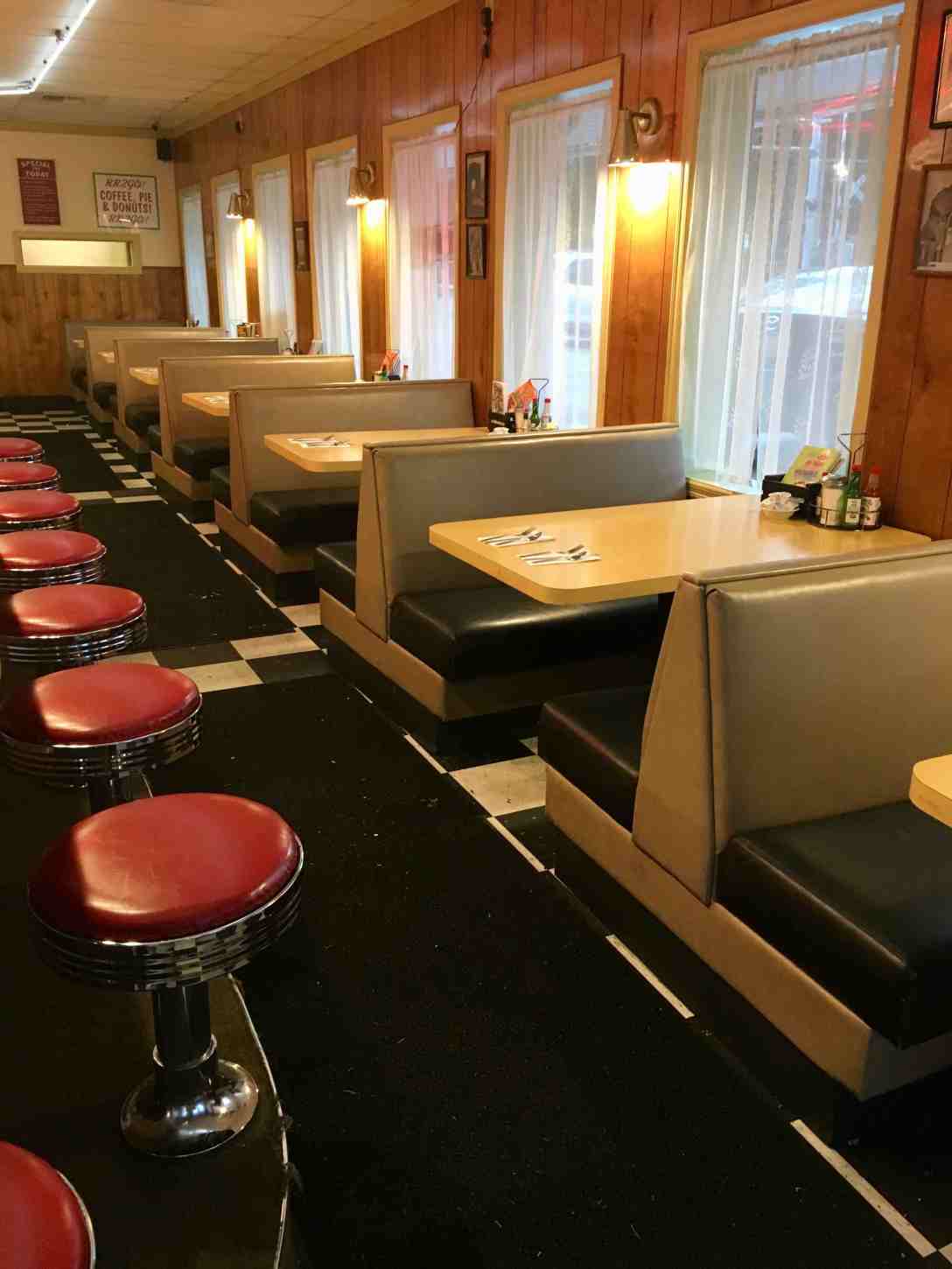 Twede's Cafe (aka The RR or Double R Diner) North Bend, Washington - Twin Peaks Filming Location