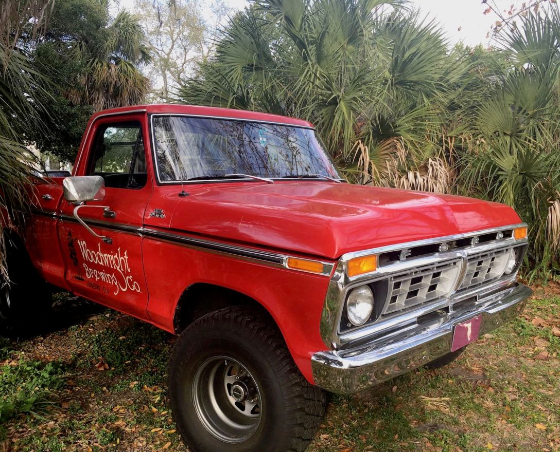 Classic Truck Woodright Brewing Company in Dunedin