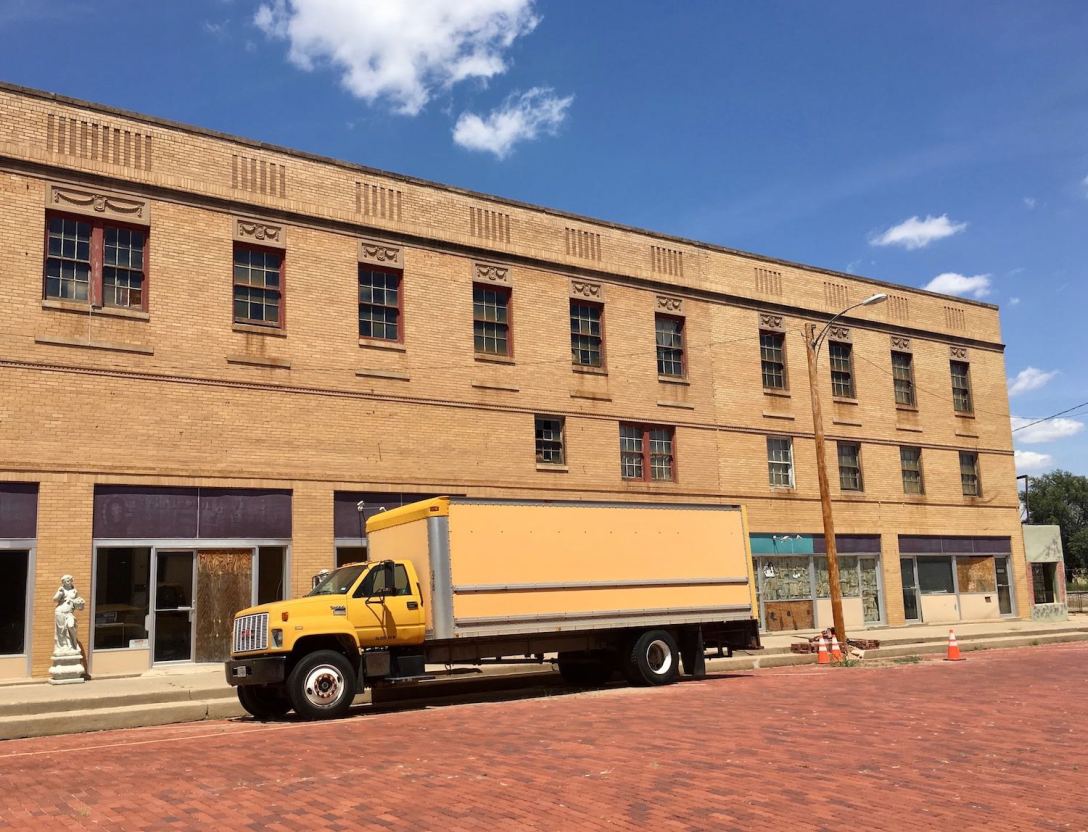Abandoned building in Memphis, Texas